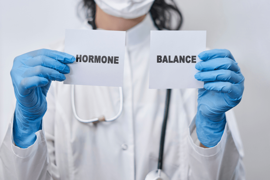 Как гормональный дисбаланс мешает забеременеть и что с этим делать?