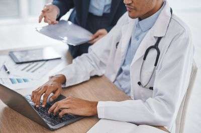 Какой отдел медорганизации должен вести Федеральный реестр медицинских работников